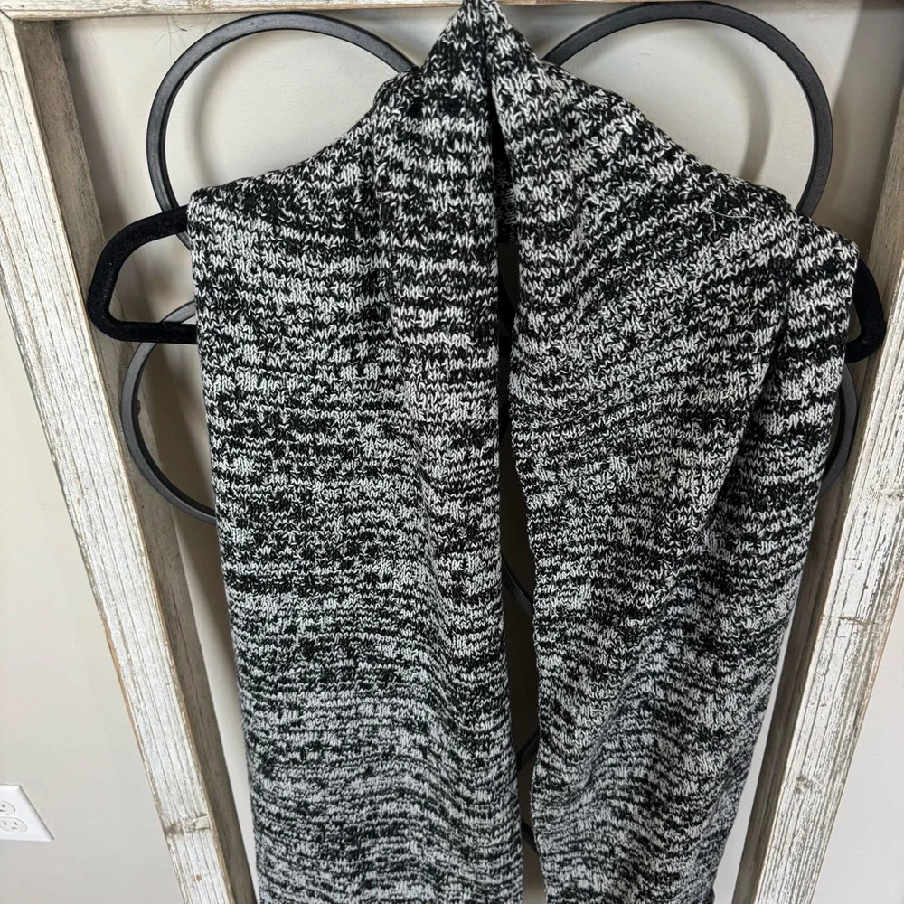 Victoria’s Secret Marled Knit Scarf Black‎ White 72” Acrylic OS NWT